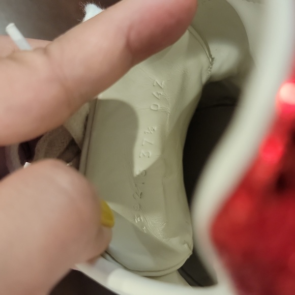 Authentic Gucci shoes - Picture 13 of 15